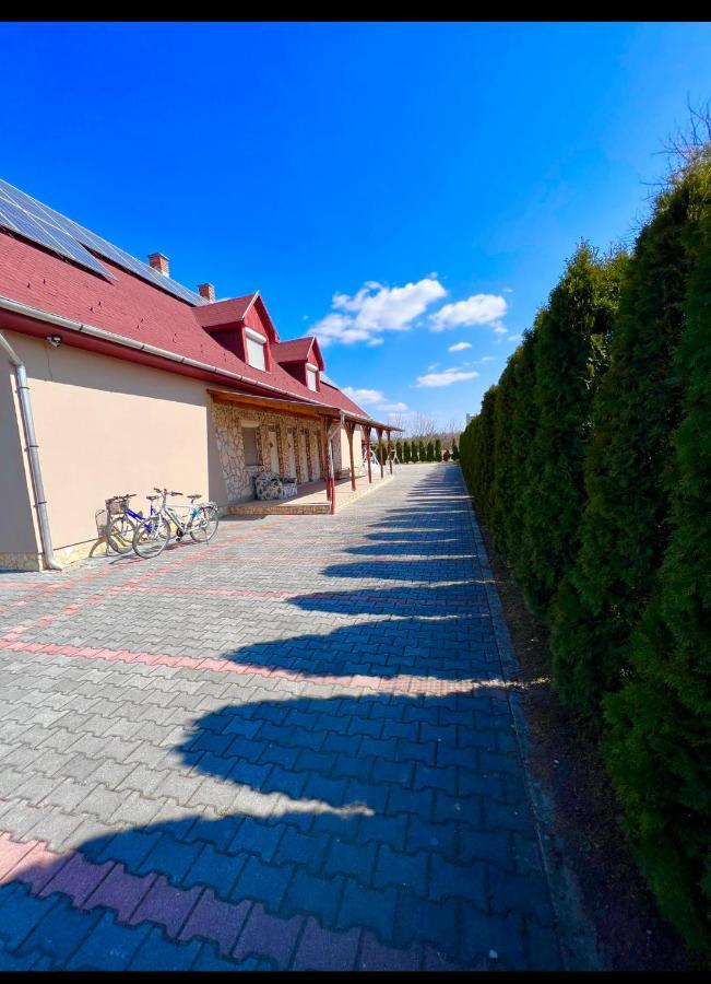 Relax Apartman Siofok-Sosto Eksteriør billede
